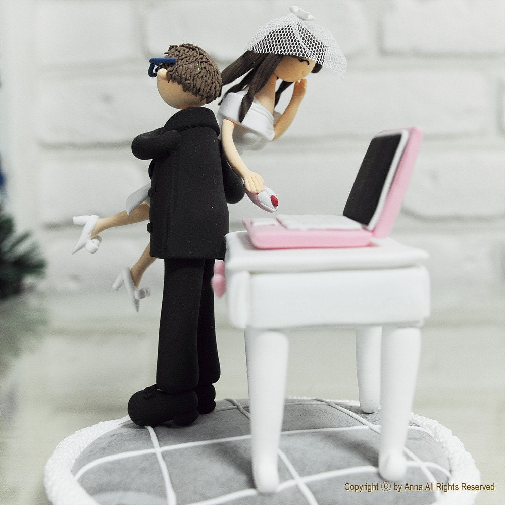 Workaholic couple wedding cake topper Gift Decoration - Stop working on the computer or we are late for ceremony