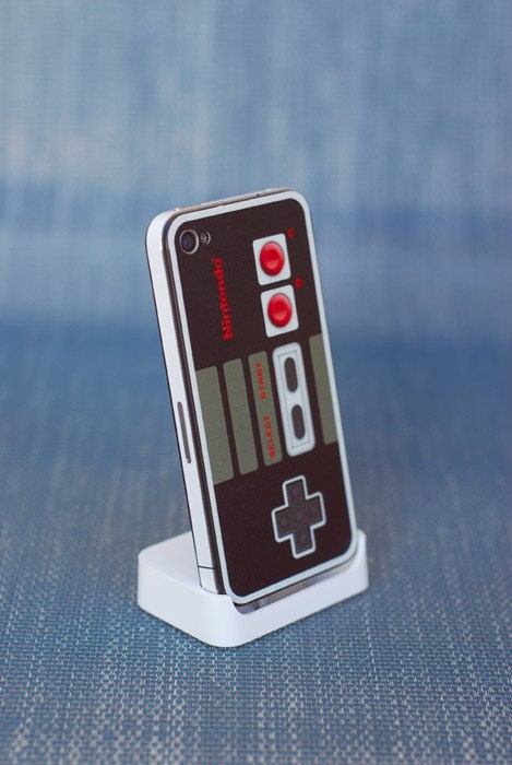 iPhone 4 Retro Nintendo Controller Skin & Wrap