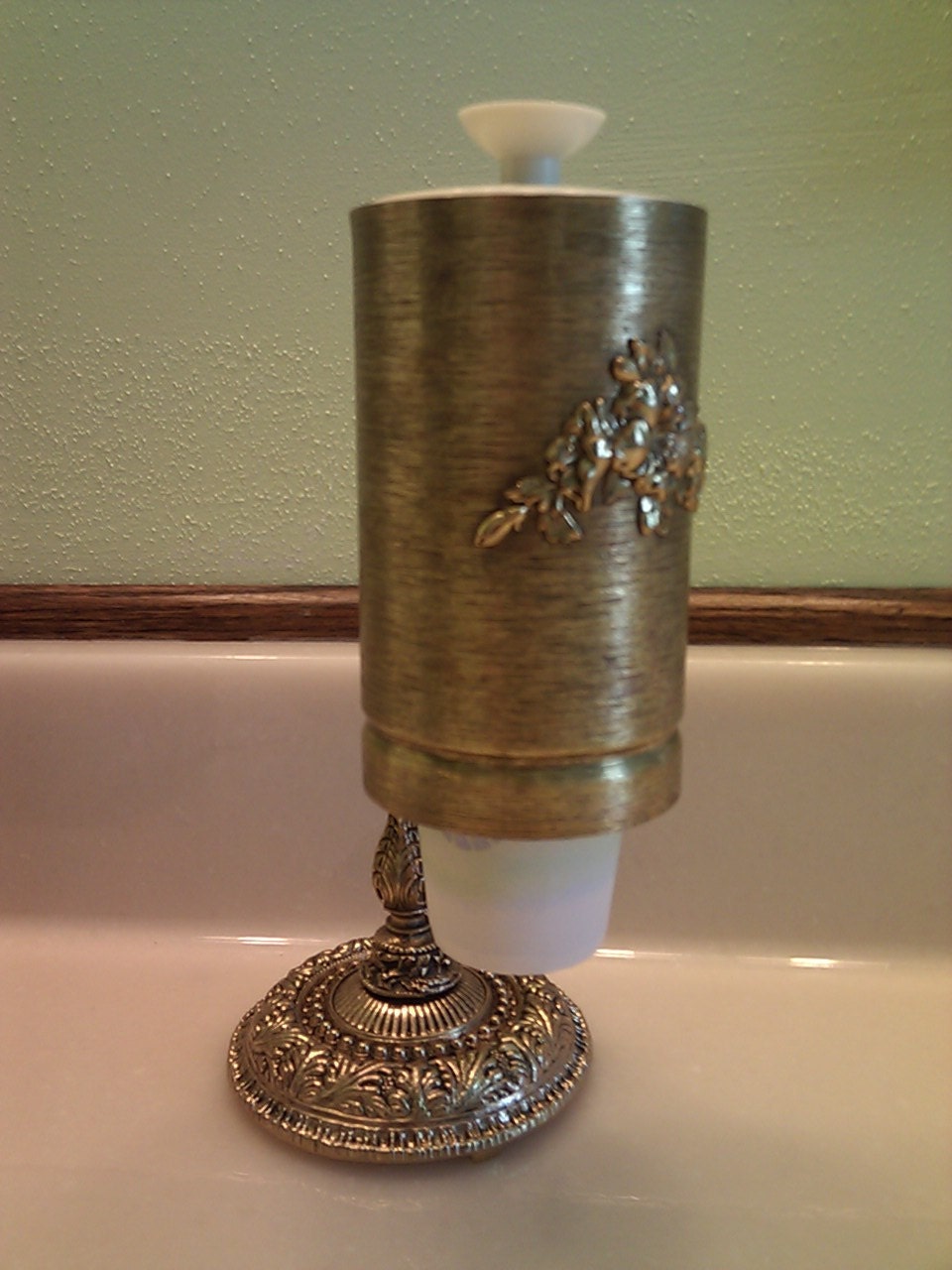Vintage JuneyWCleaver cup by dispenser Gold vintage Holder Dispenser Bathroom  Cup Dixie