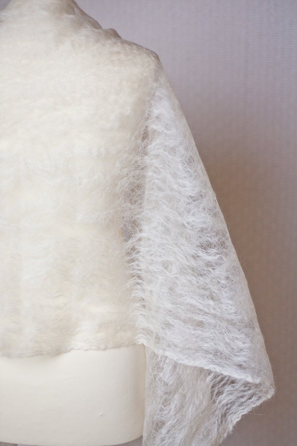 Cobweb Shawl Scarf Stole White Wool Natural Lace Wedding Bridal Fashion teamcamelot tbteam elitett