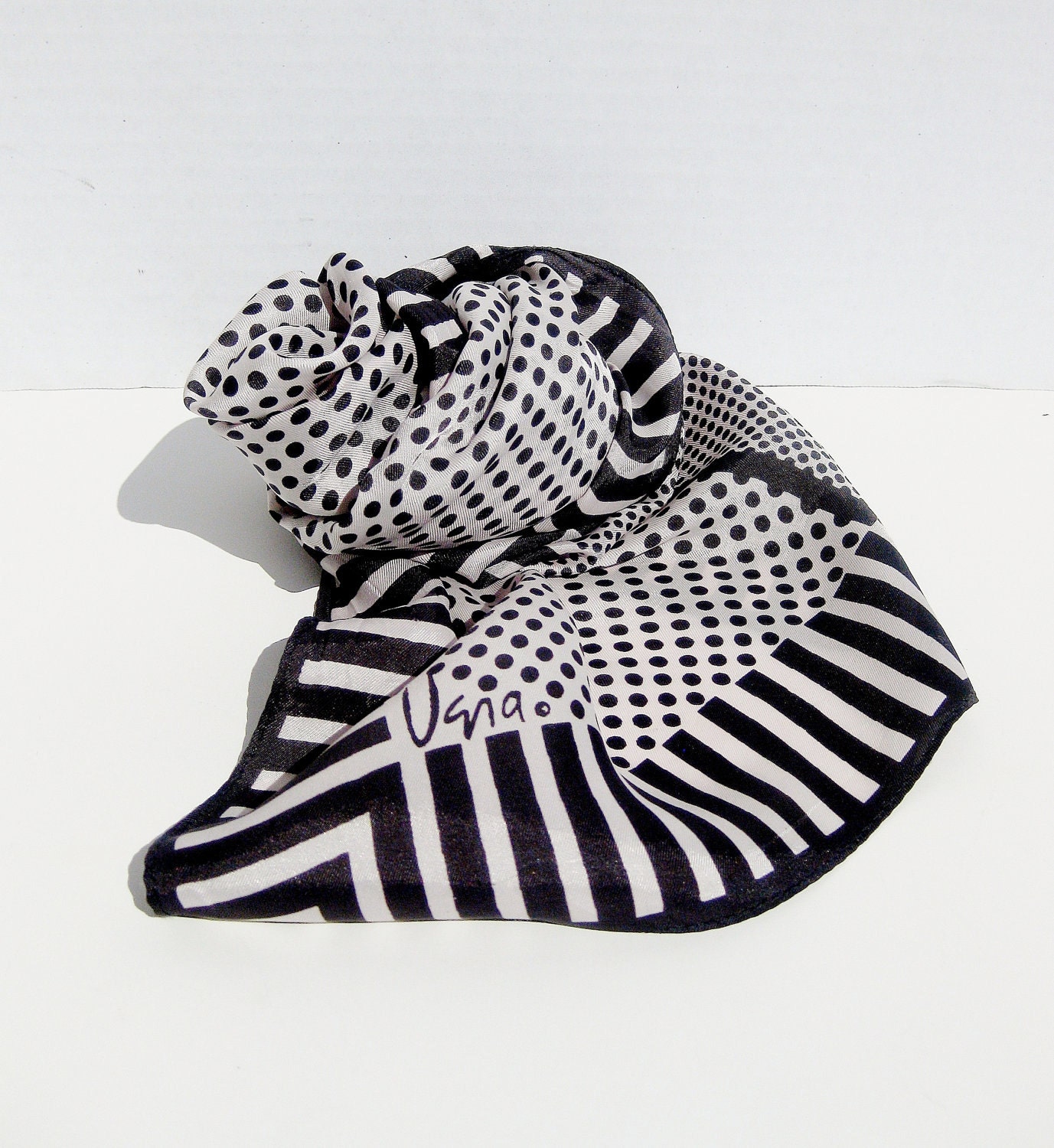 Vintage Vera Scarf Black and White