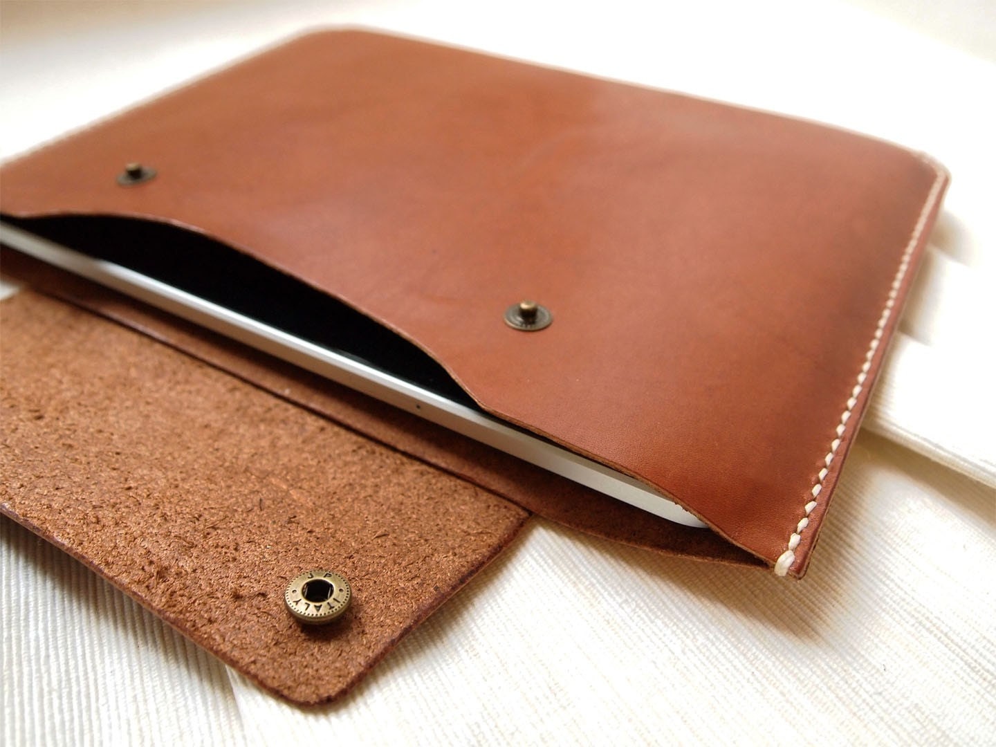 Personalized iPad3/ iPad2 / iPad Case -  Leather - Hand Stitched - BP