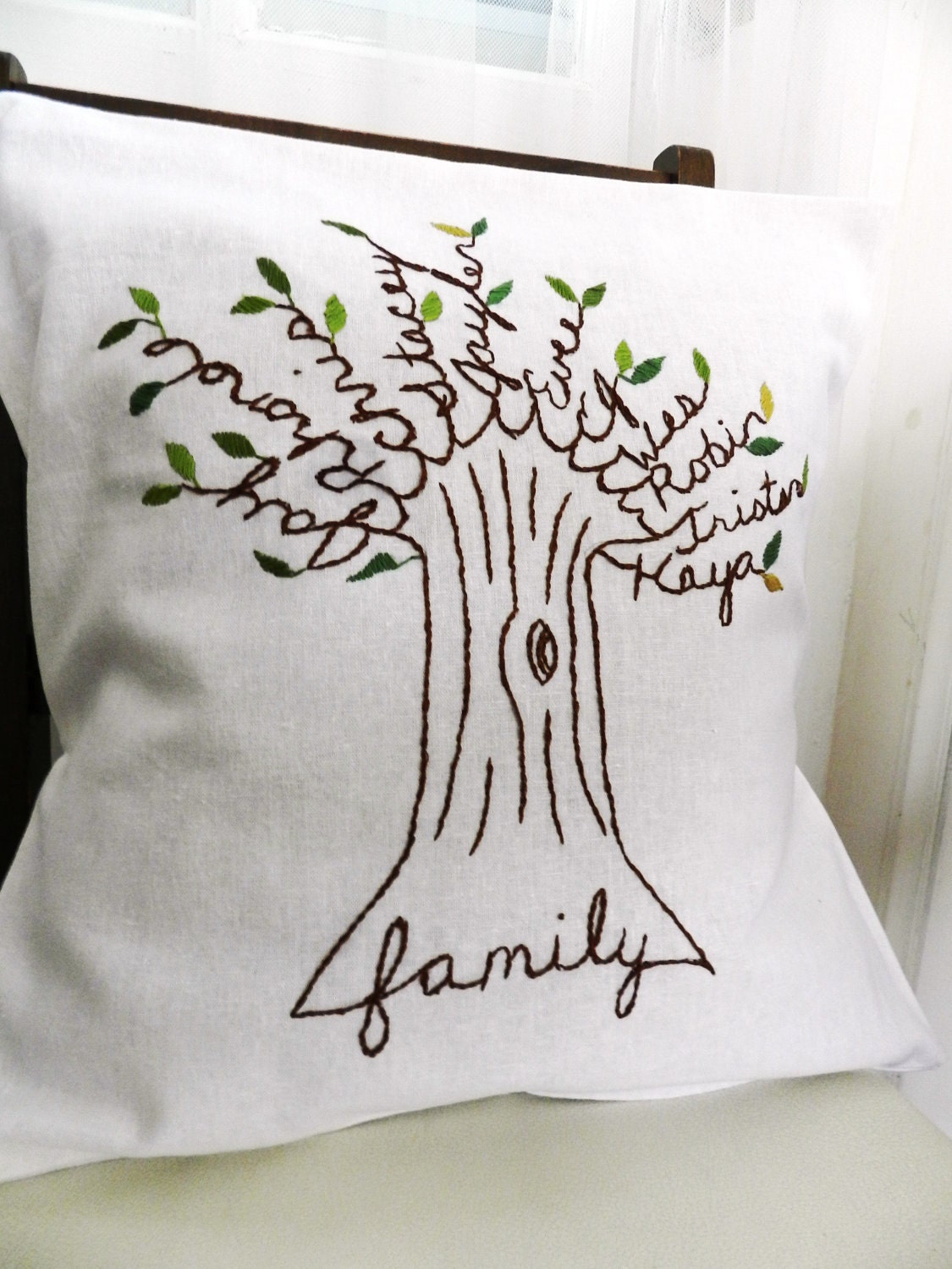 Personalized Family Tree Pillow Cover. White Linen with Shades of GREEN Leaves. Anniversary Gift. Wedding.