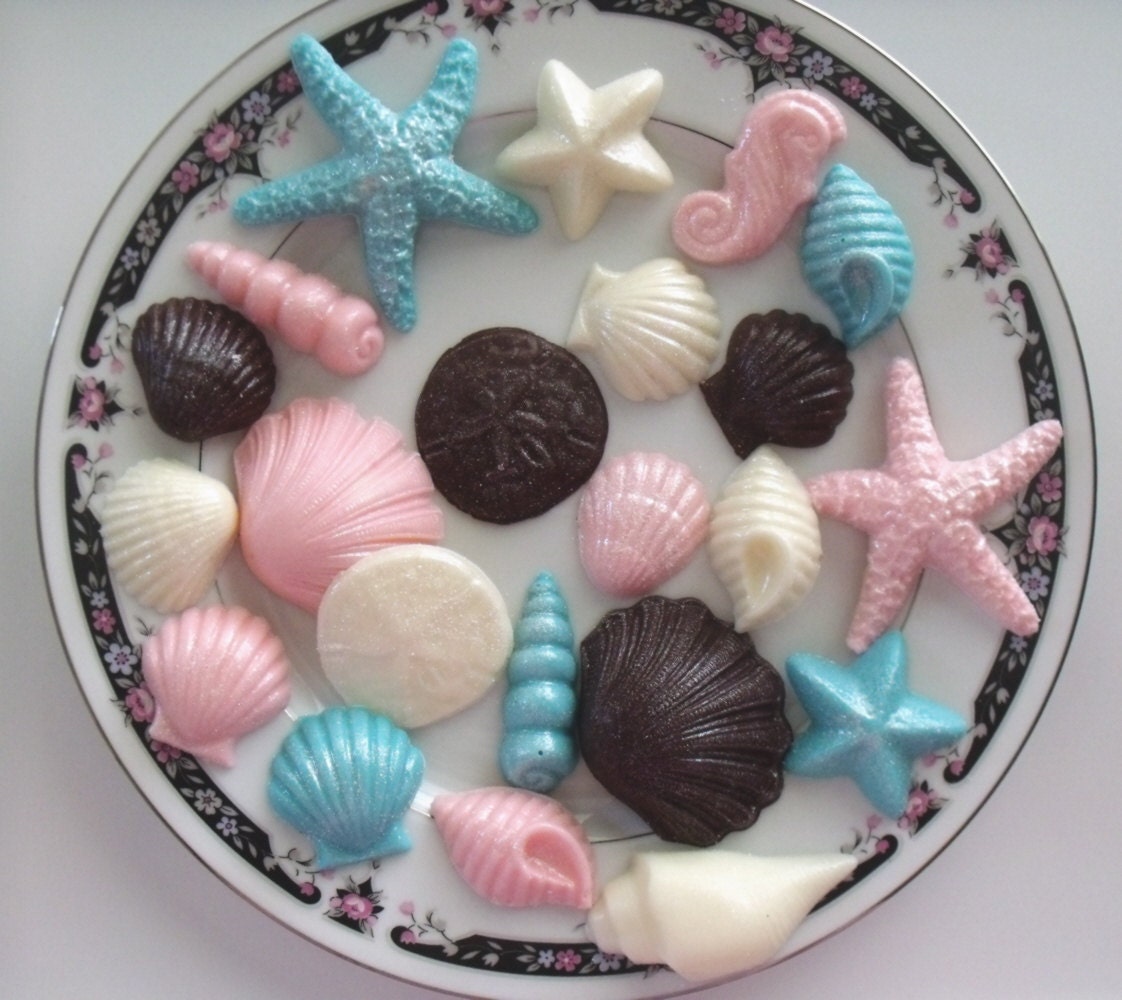 150 Pieces - Chocolate Candy Seashells - Wedding Bridal Showers Birthday Parties - Snack Tray Cupcake Toppers Cake Decorations