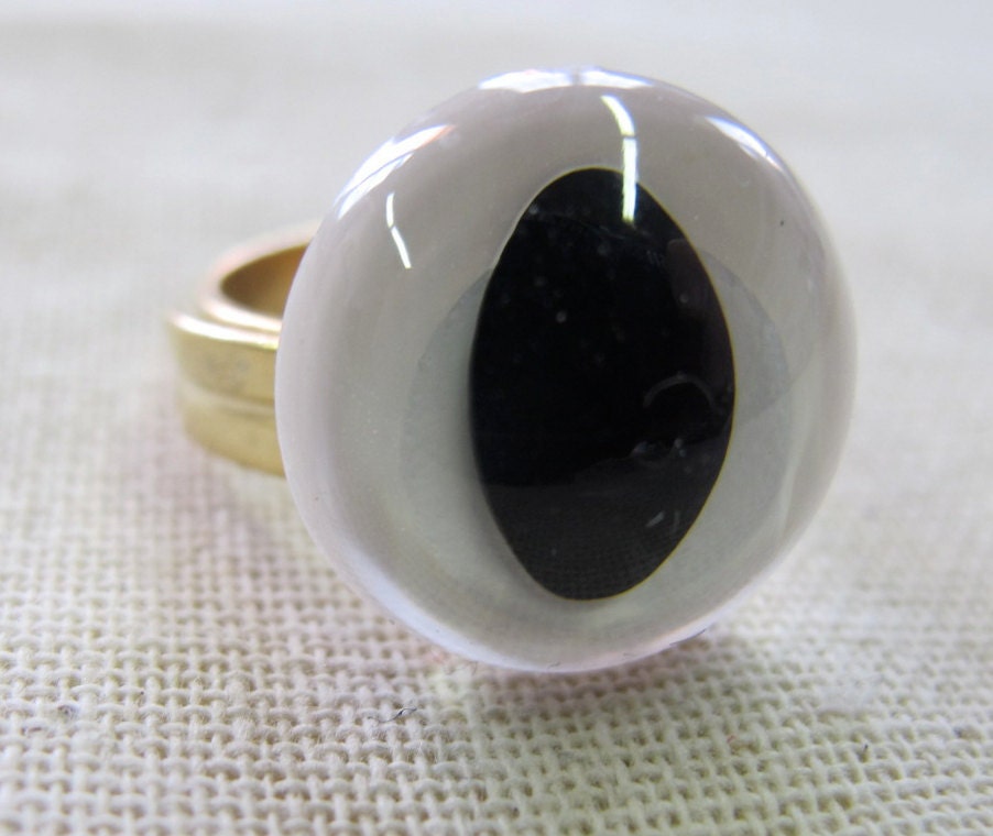 White Cat Eye Ring