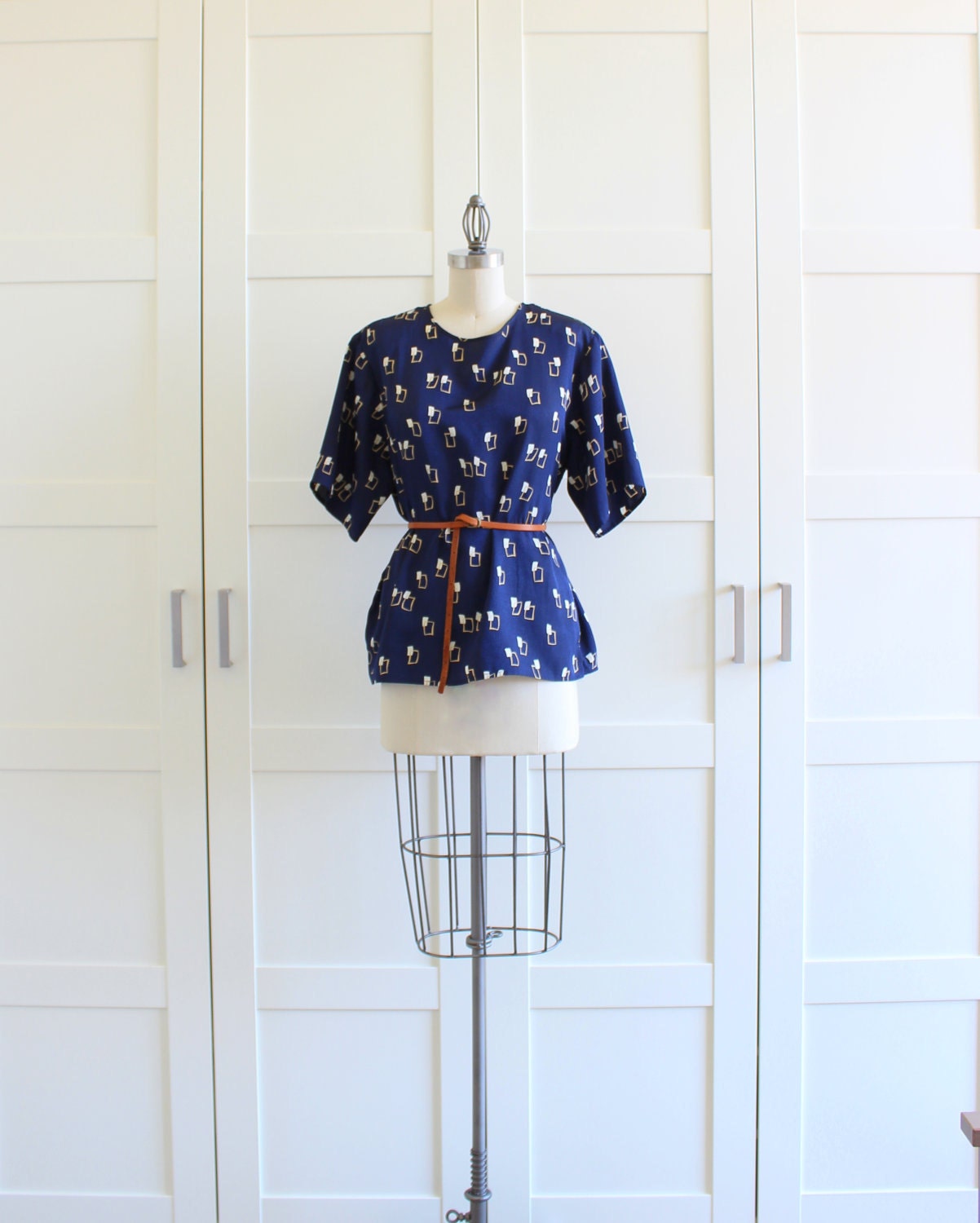 SALE - Vintage Blouse, Oversized Shirt Womens Blouse Keyhole Top, size Large XL