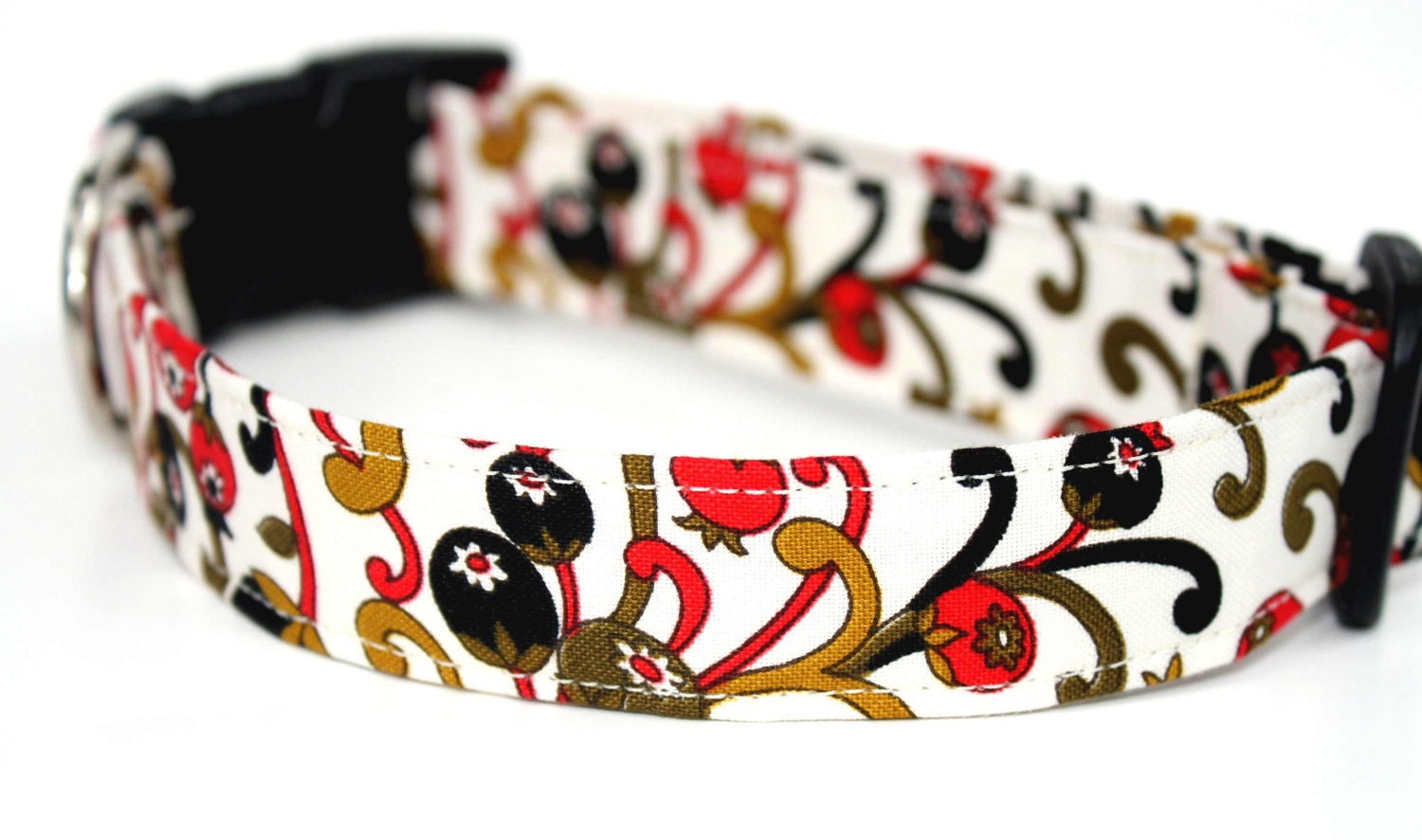 Dog Collar - Olive Berry - Creamy White, Olive, Red and Black