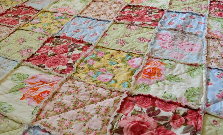 Shabby Chic Rag Quilt, Winter Rose