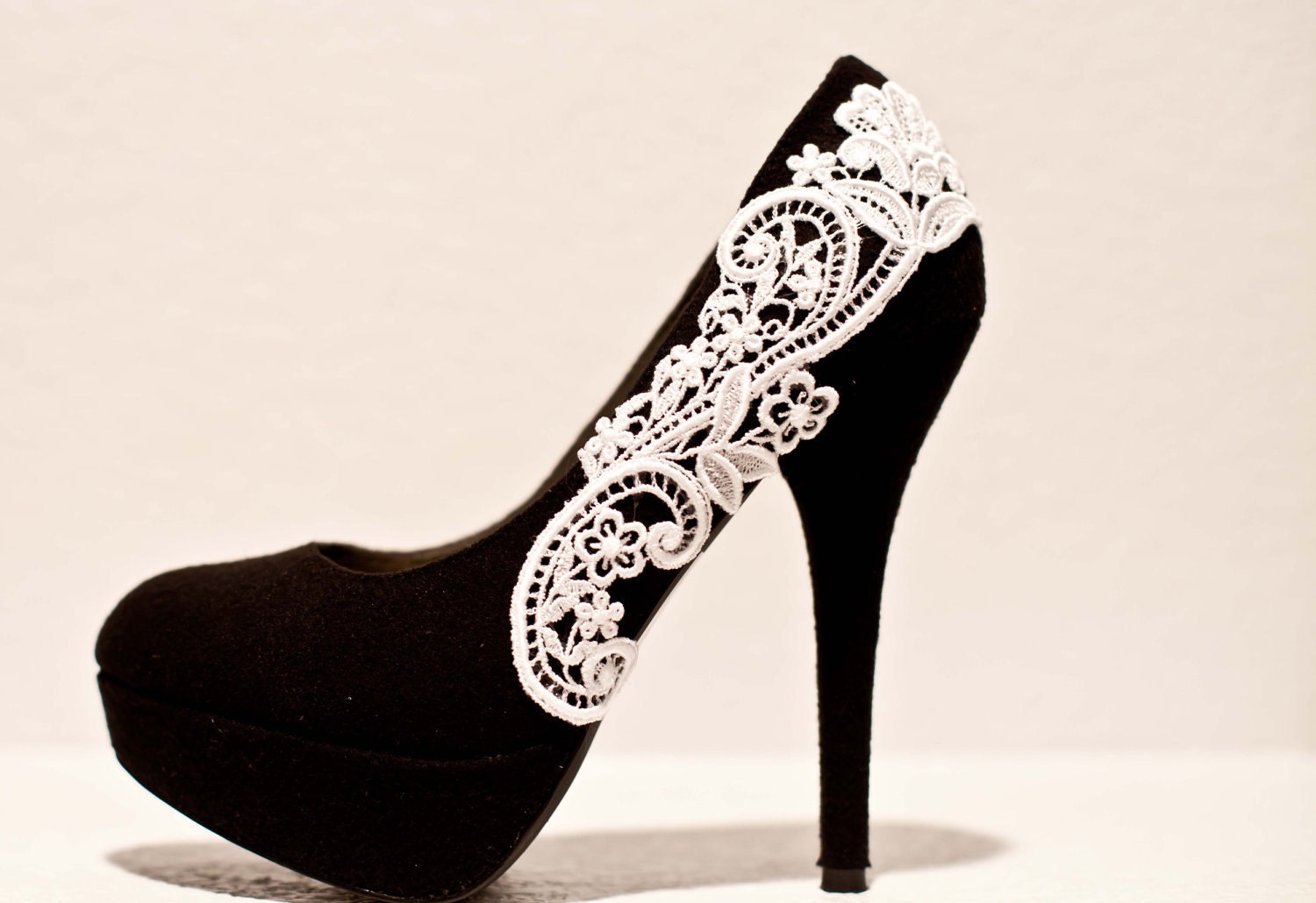 Black Pumps with White Venise Lace ... Size 5.5