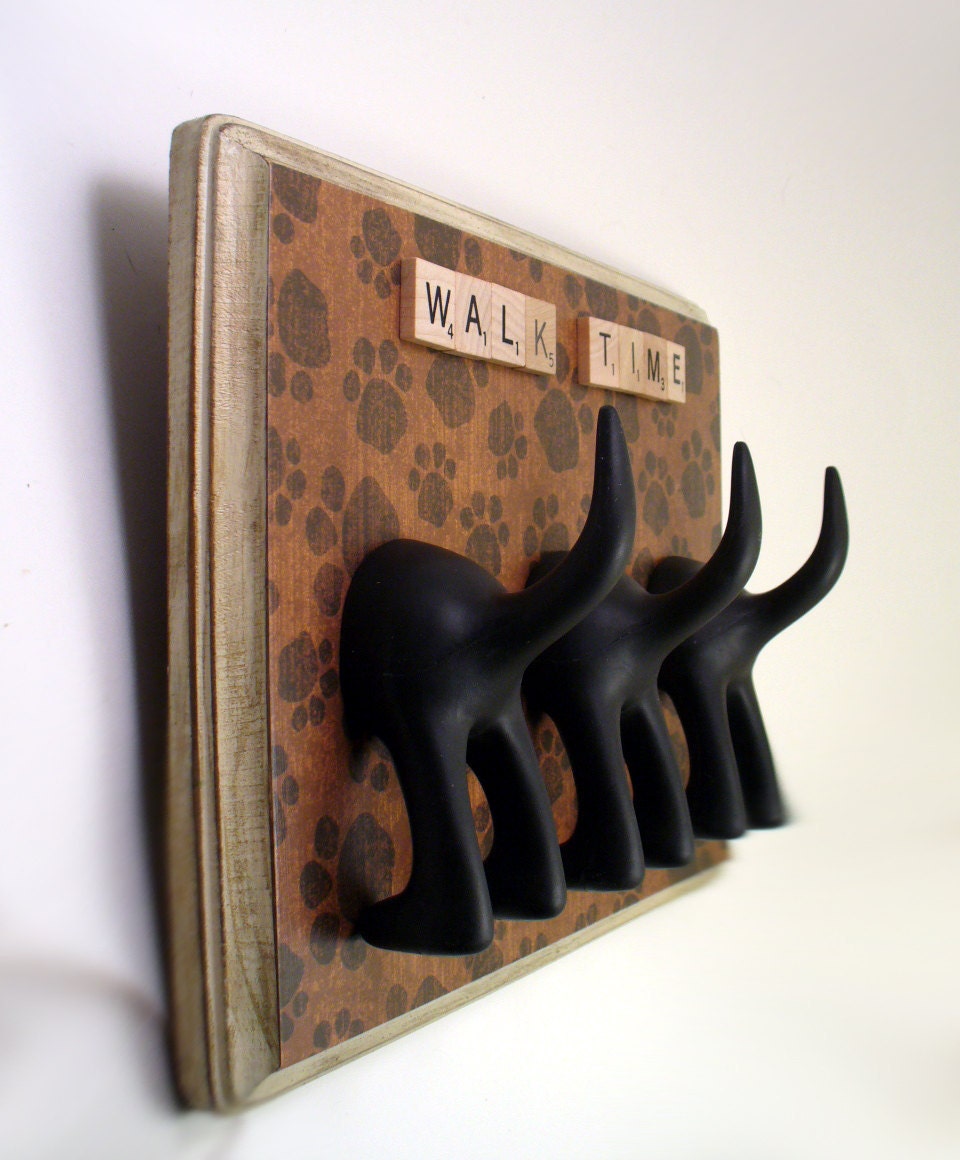 Dog Tail Leash Holder - Triple Paw Paws - Optional Letter Tiles