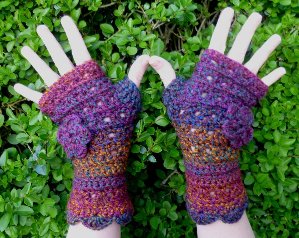 Hand crocheted Fingerless gloves in Octarine - The Colour of Magic