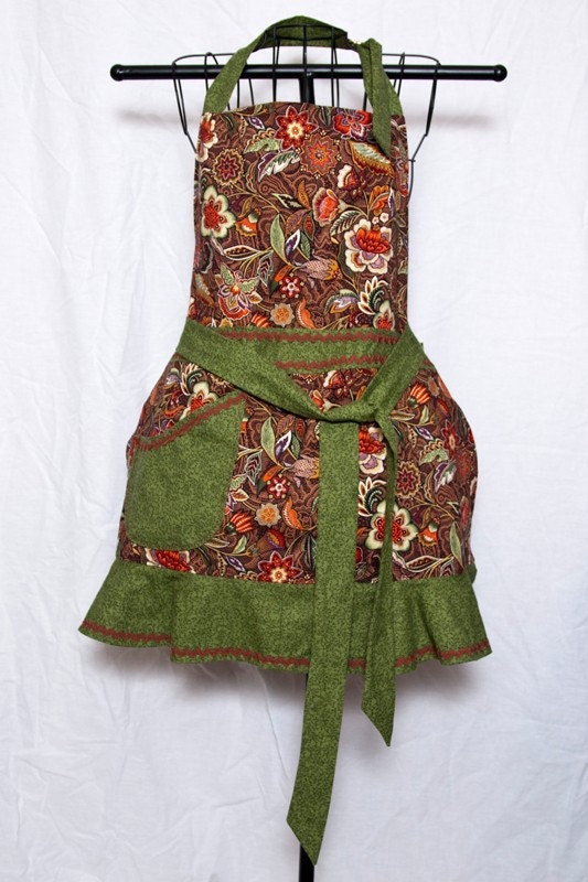 sassy short Fall apron in exotic print