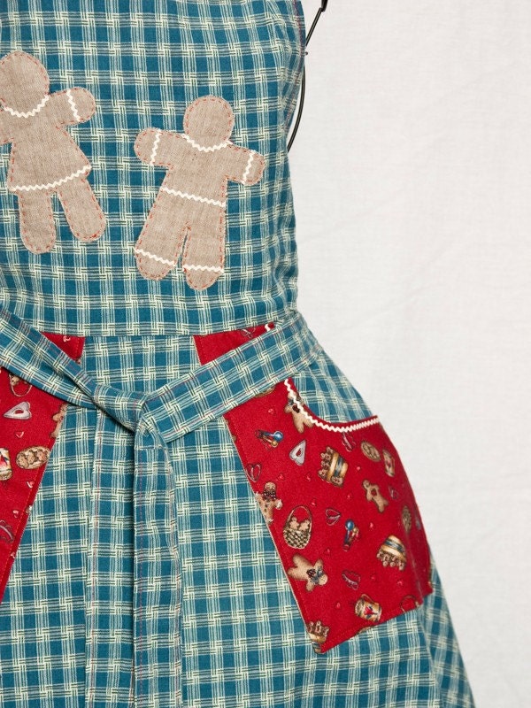 retro gingerbread trimmed full apron