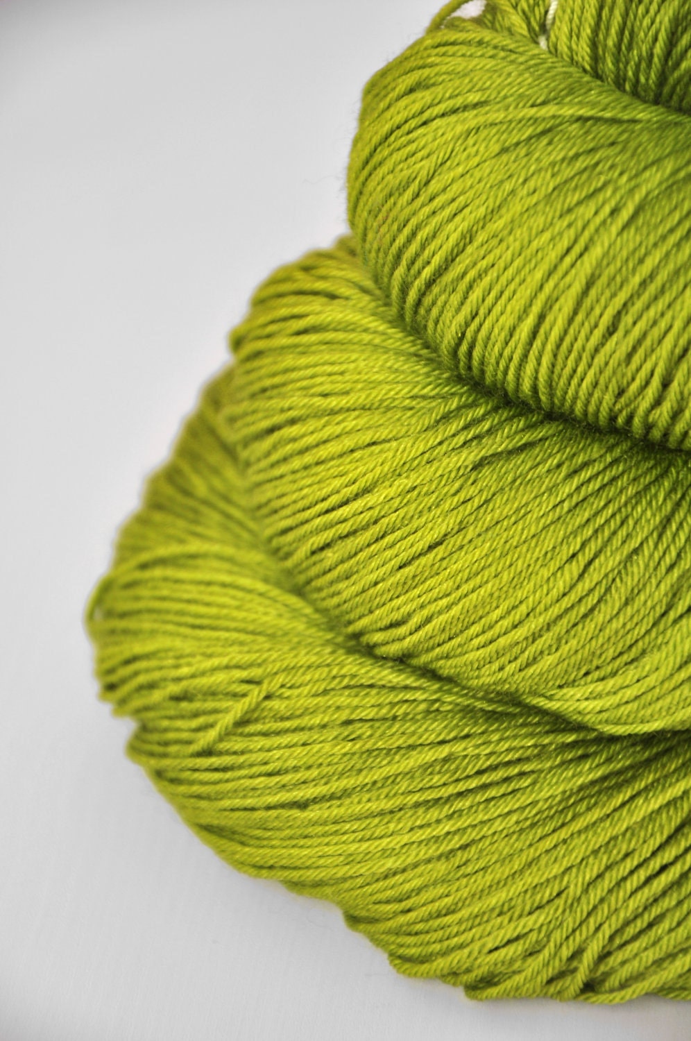 Oversaturated buds - Merino/Silk superwash yarn fingering weight