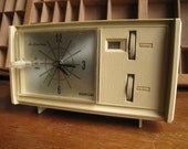 Mid Century Clock Radio Beige