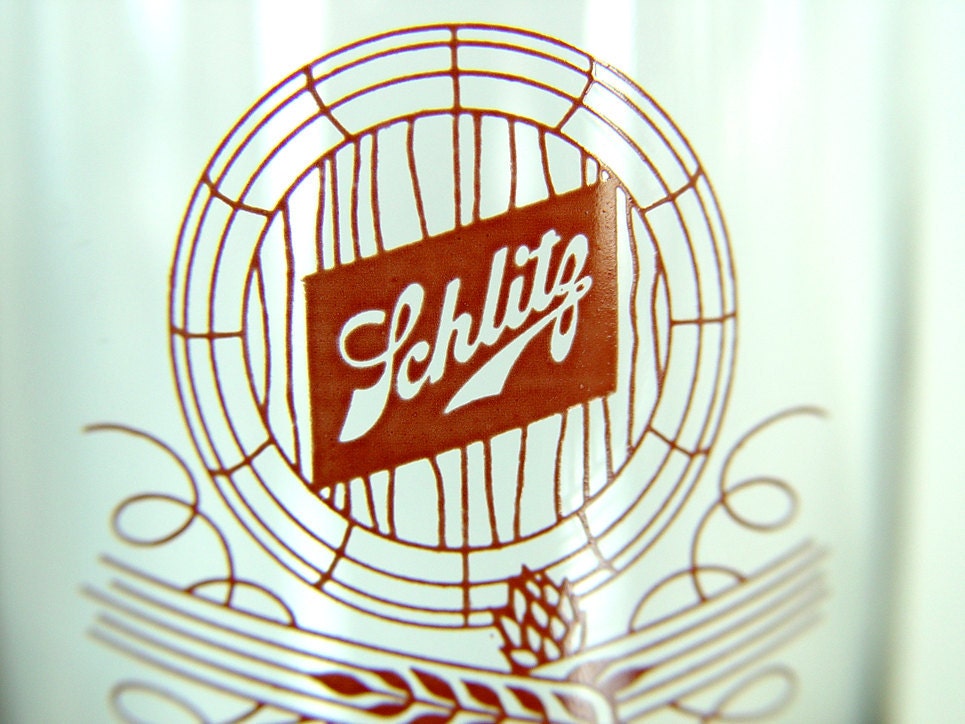 Vintage Schlitz Beer Glass The Beer That Made Milwaukee Famous Red Enamel 8 Ounce Glass Barware Collectibles