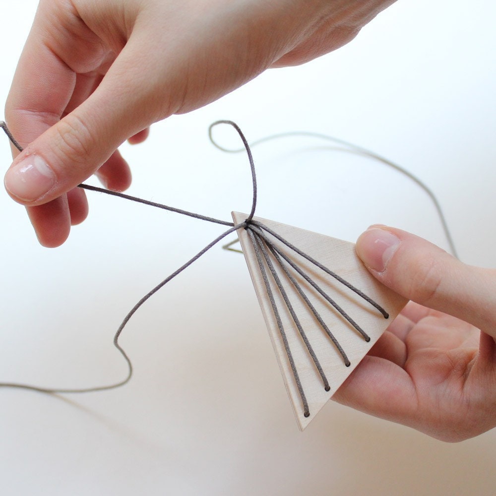 snug.triangle - DIY necklace