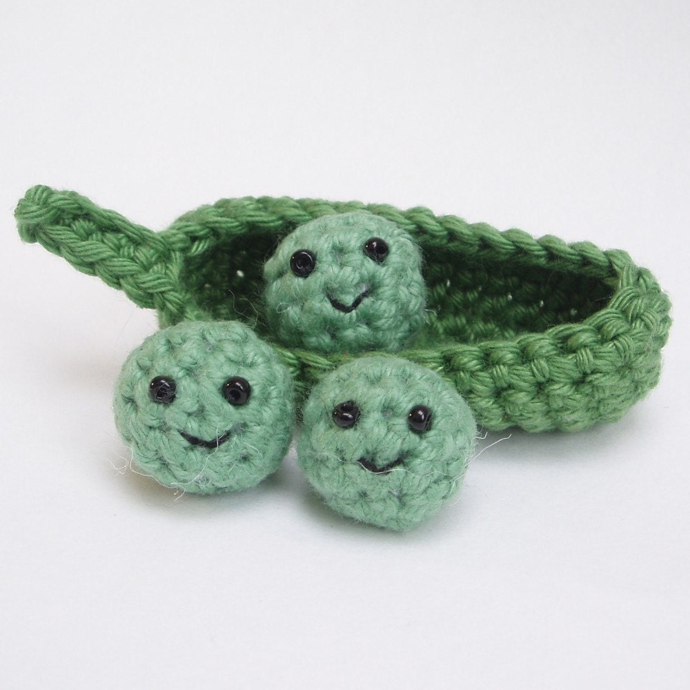 peas in a pod, crochet amigurumi peas in a pod
