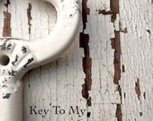 Shabby Cream Skeleton Key Hook - Cast Iron - Vintage Inspired - Metal Wall Decor - Spring Home Decor-Winter