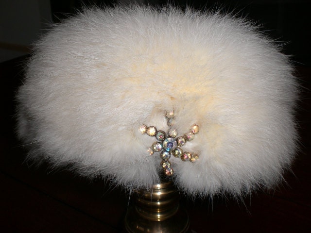 Vogue Mont Cream colored Fur hat with rhinestones