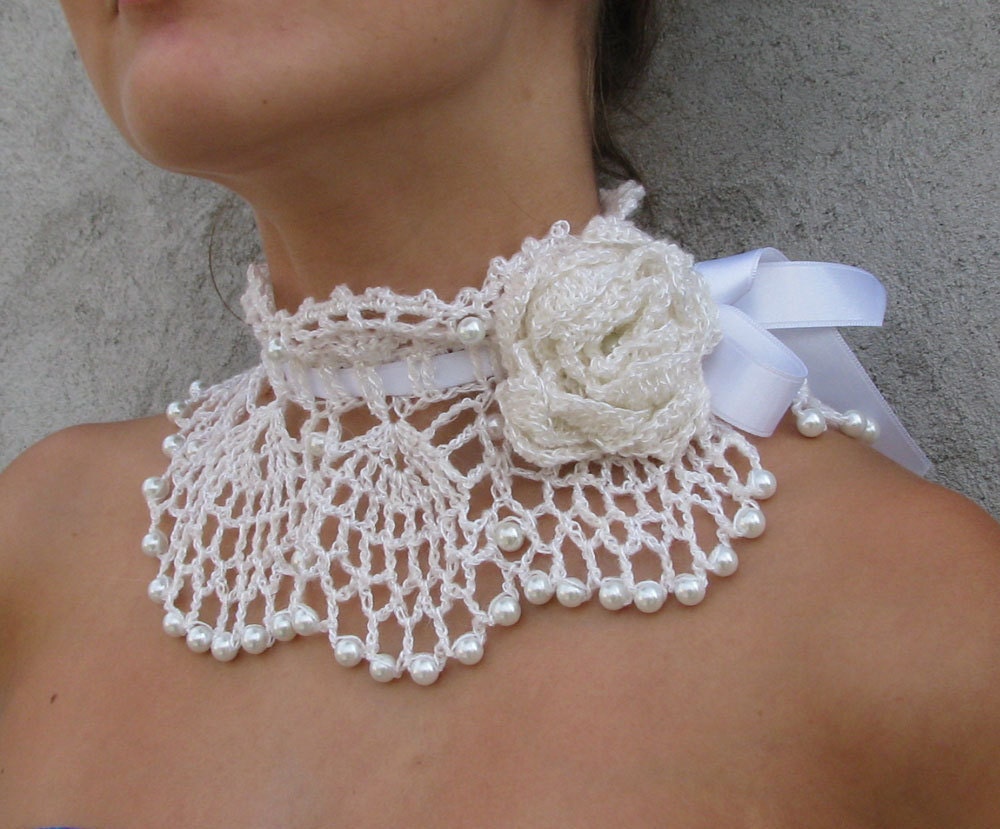Crocheted white pearl choker/necklace