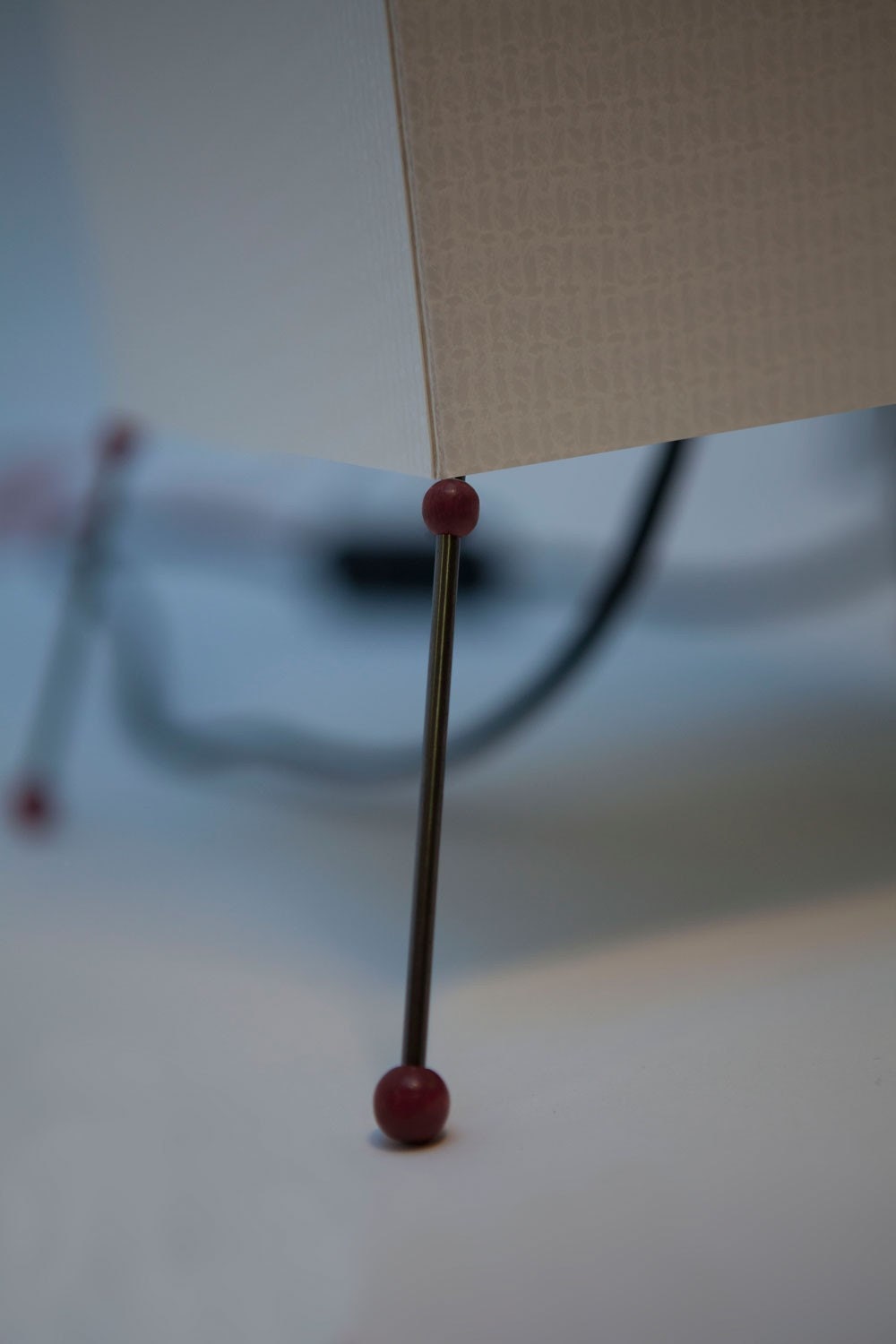 Leaf Design Lamp - wire stand
