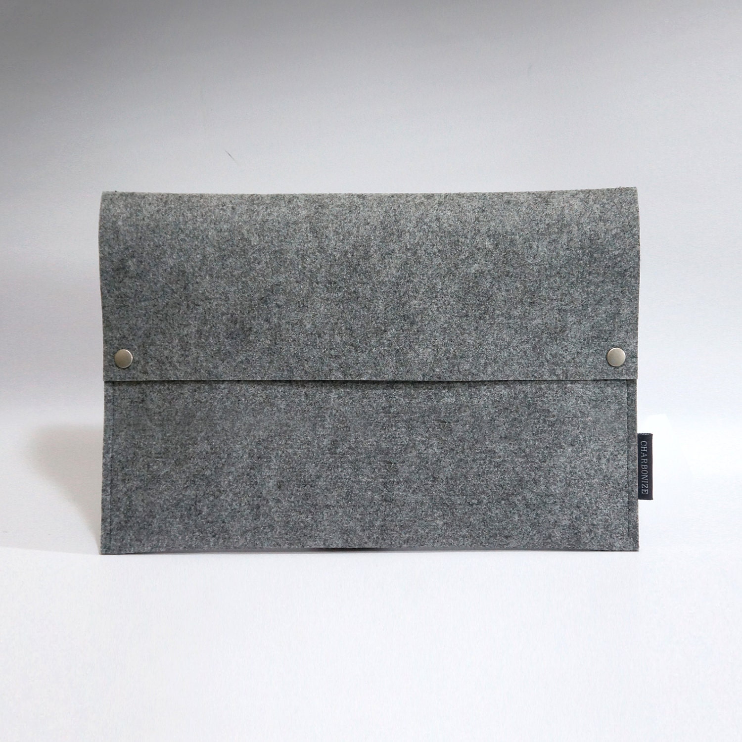 Minimalist Macbook Air sleeve - grey wool felt (11", 13")