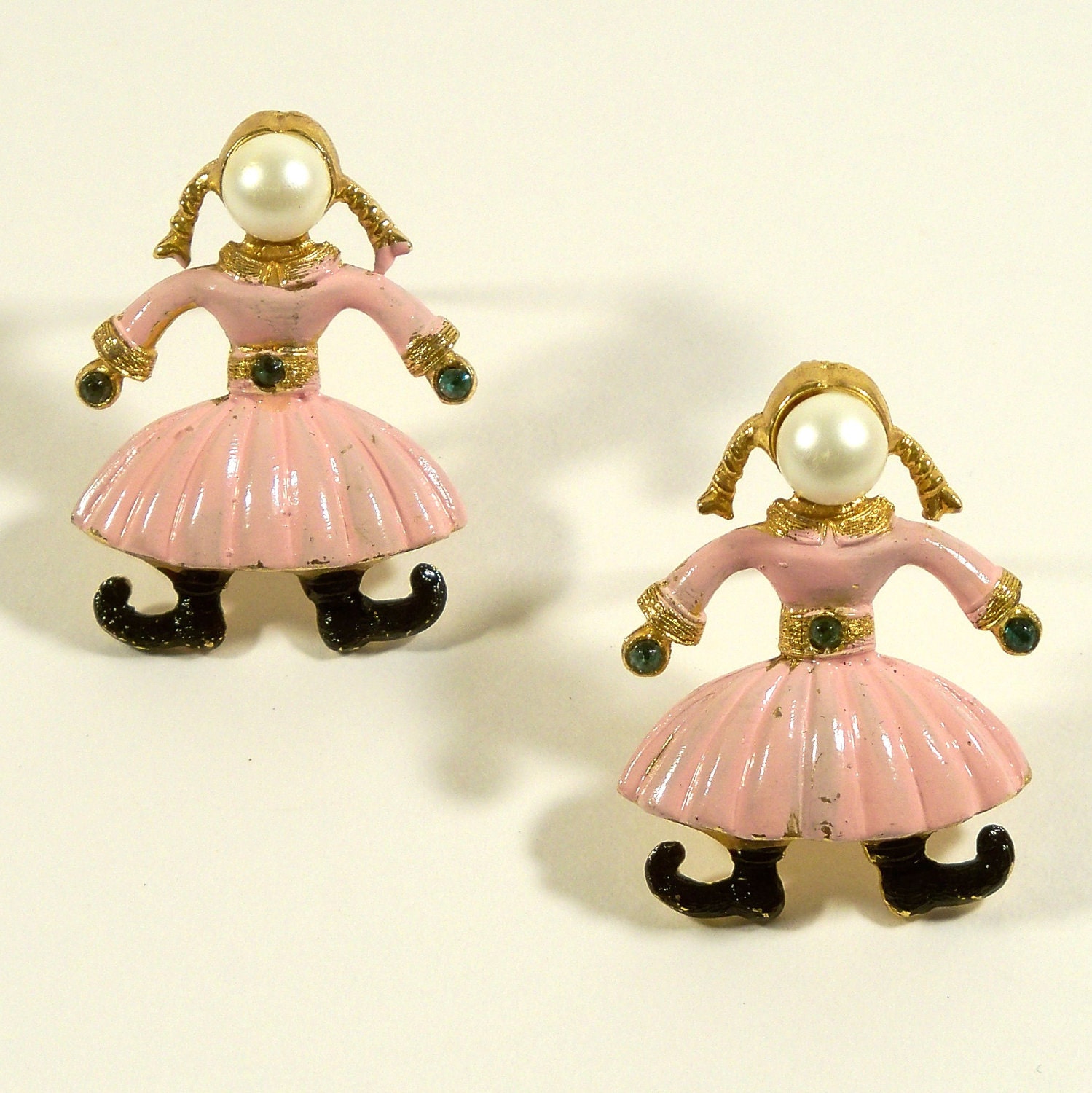 SALE Vintage 1960s Scatter Pins Oompa Loompa Like Girls