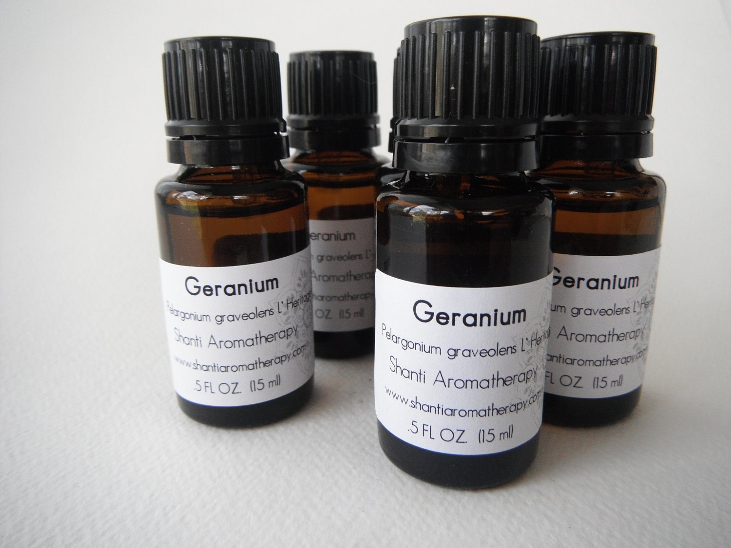 Geranium Essential Oil - Pure Essential Oil For Aromatherapy