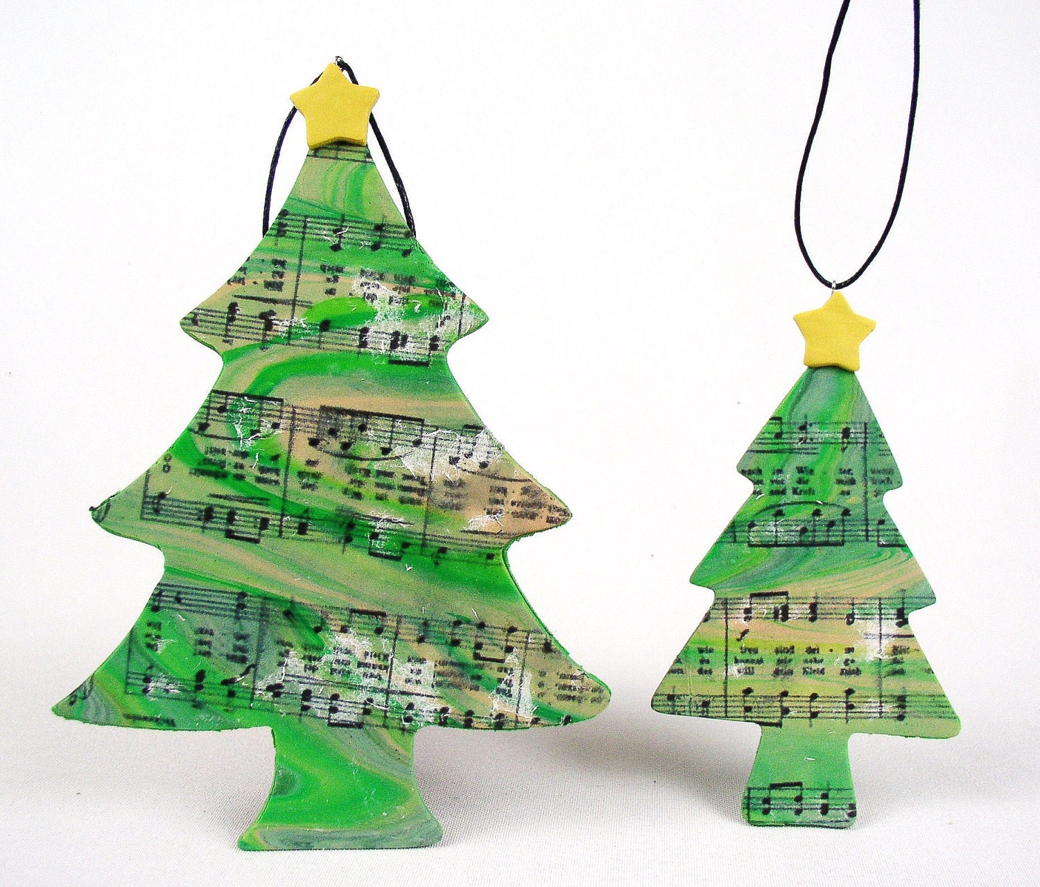 Items similar to Set of Two Musical Christmas Tree Ornaments