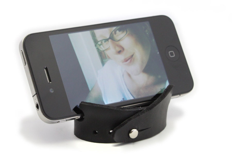 Smartphone Bracelet Stand - Black Leather