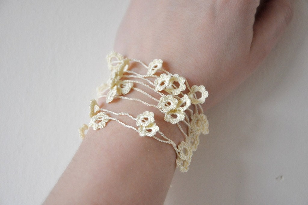 Jordanita Bracelet in Ecru