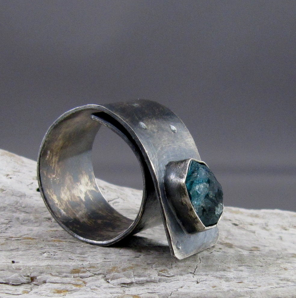 Apatite Oxidized Silver Ring