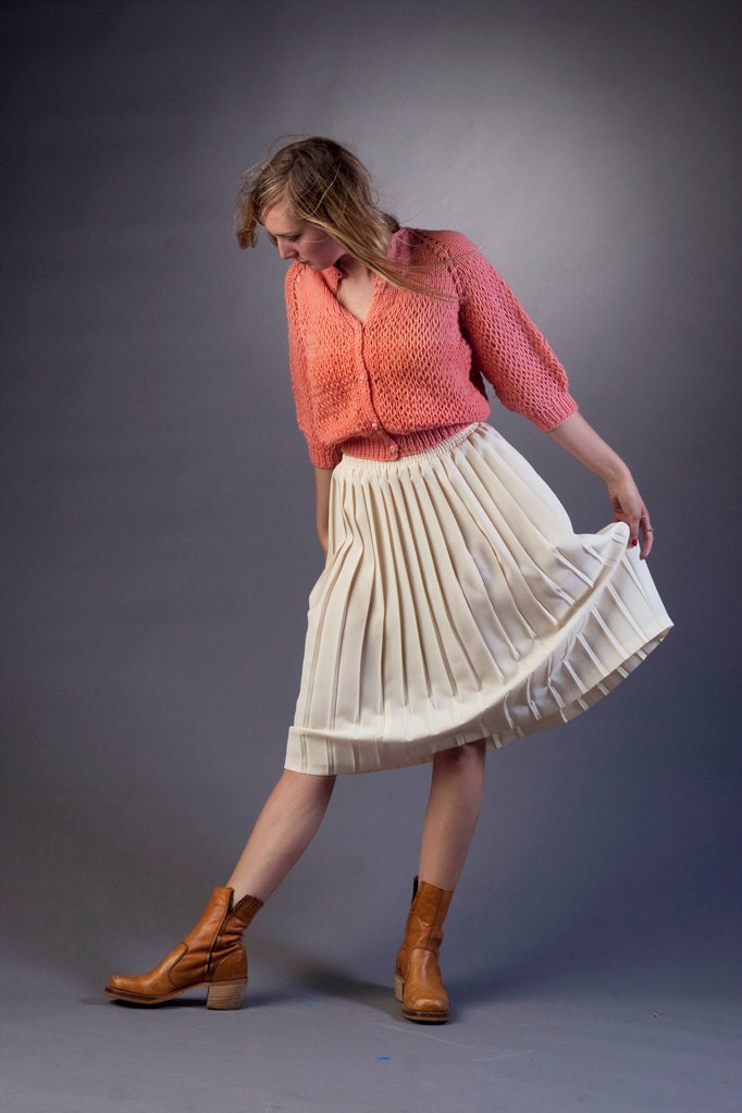 70's CLOUDs in my coffee cream pleated high waisted skirt
