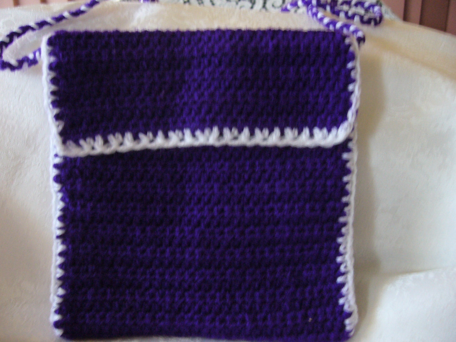 Crochet shoulder bag