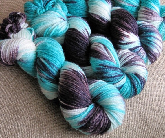 Honeydukes - SW Merino Worsted Yarn - Hand Dyed - 220 yds