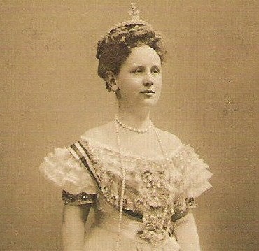 NETHERLANDS QUEEN WILHELMINA Royal Dutch monarch Antique rppc real photo sepia Photograph Post Card
