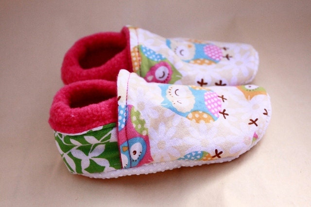 Owl baby girl crib shoes, infant booties, soft sole