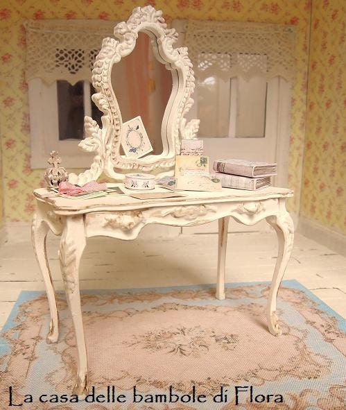 French Marie Antoinette dressing table, Savonnerie rug and accessories - 1/12 dolls house dollhouse miniature