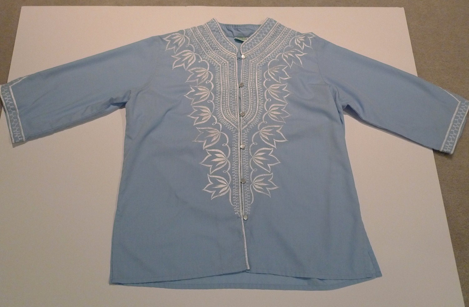 Vintage Tunic Blouse Asian Hawaii Tiki Phillipines Embroidered Caftan White on Blue Mandarin Collar 70s 80s FREE shipping