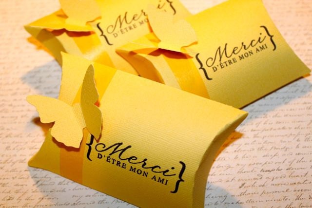 Yellow pillow boxes - set of 10
