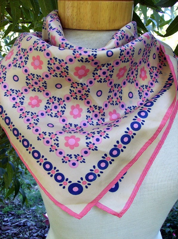 Pink Daisy Scarf