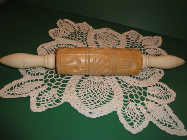 Vintage Springerle Wooden Carved Rolling Pin W/12 Designs