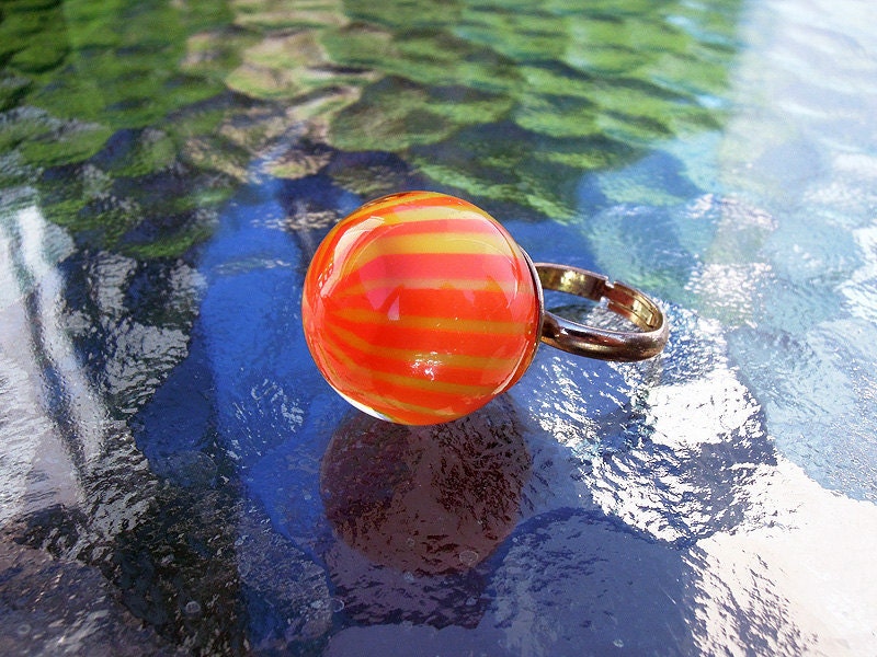 Fabulous Day Glo Striped Lucite Ring - ca. 1960s new Old Stock