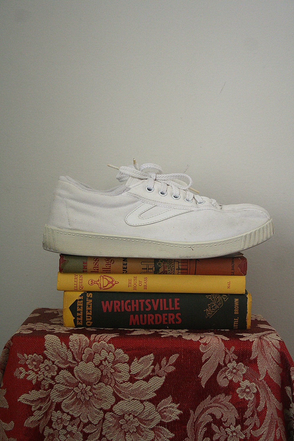 vintage tennis sneakers / trainers TRETORNS white canvas PREPPY 1980's retro . 10b