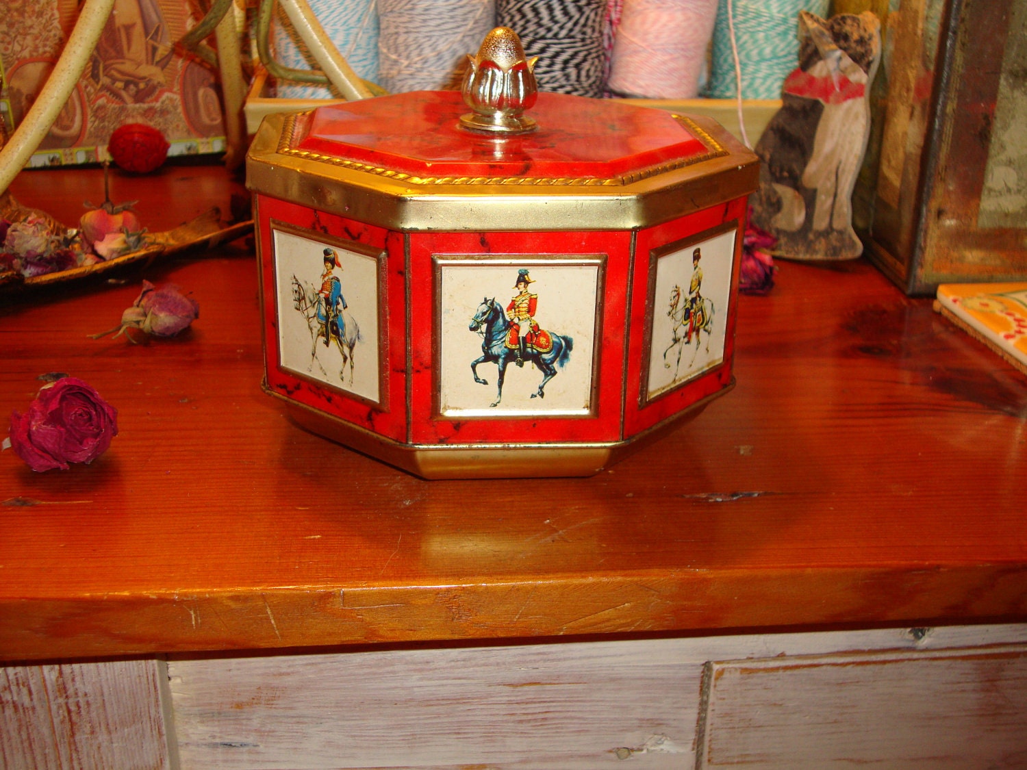 Fabulous, Colorful OCTAGONAL Shaped SOLDIERS & HORSES Lithographed Vintage Tin - 1930's