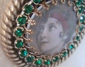 Flapper Necklace silver and emerald medallion  Emeraude