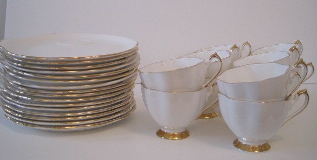Queen Anne Fine Bone China England Dessert or Luncheon Set Service for 12