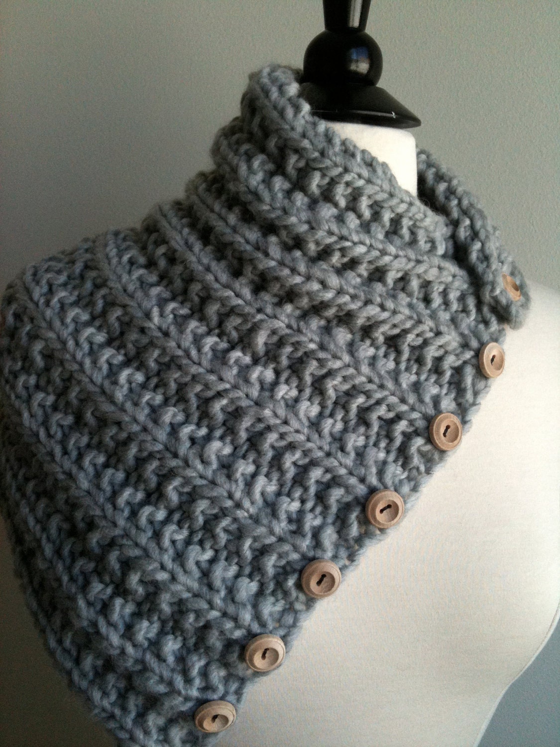 kari neckwarmer in stone