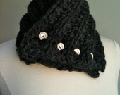 kari neckwarmer in charcoal
